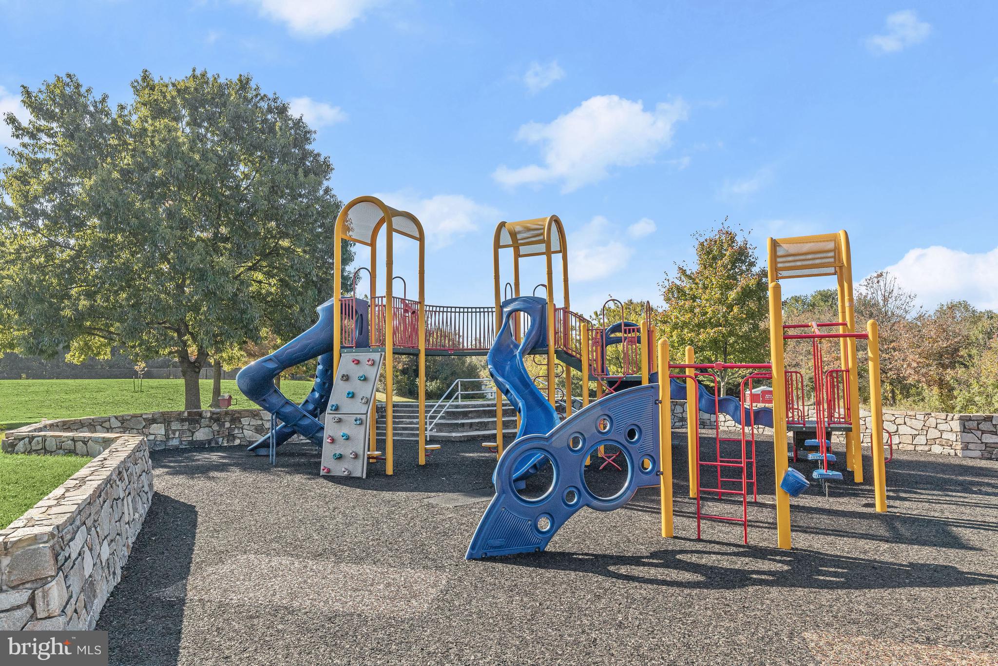 LEISHEAR VILLAGE - Residential Lease