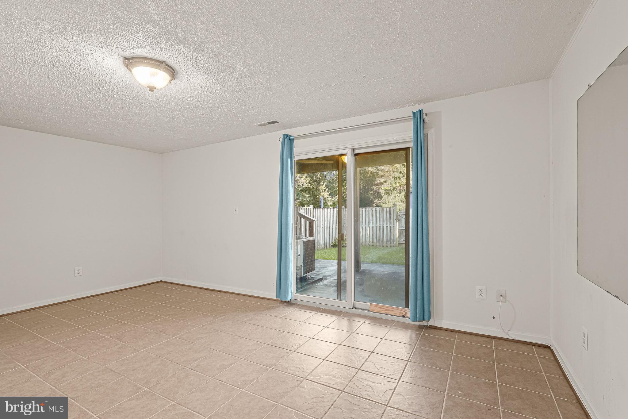 LEISHEAR VILLAGE - Residential Lease