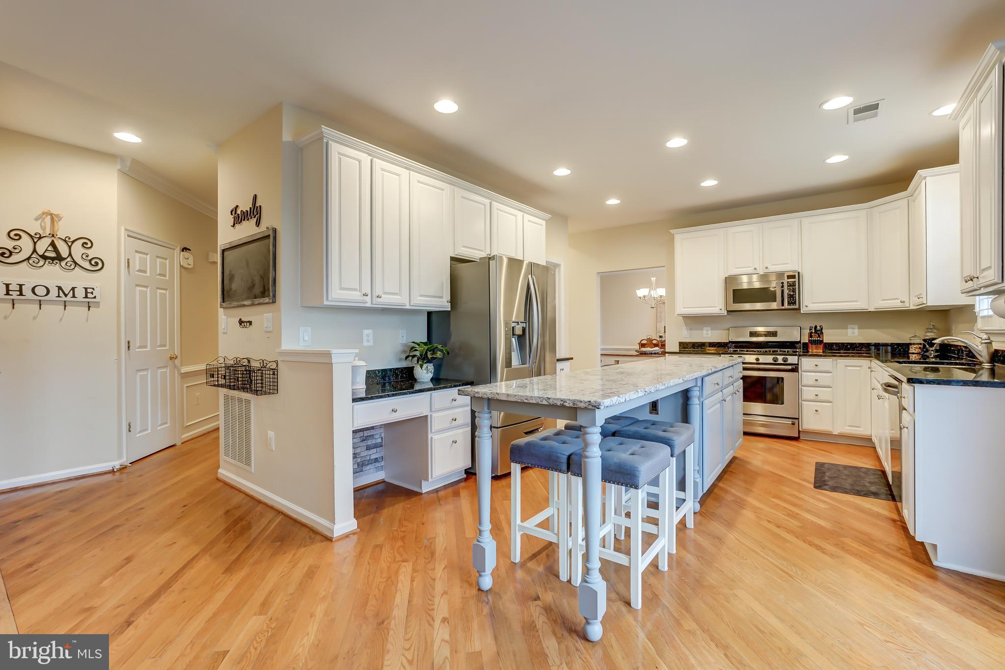 BROAD RUN OAKS - Residential