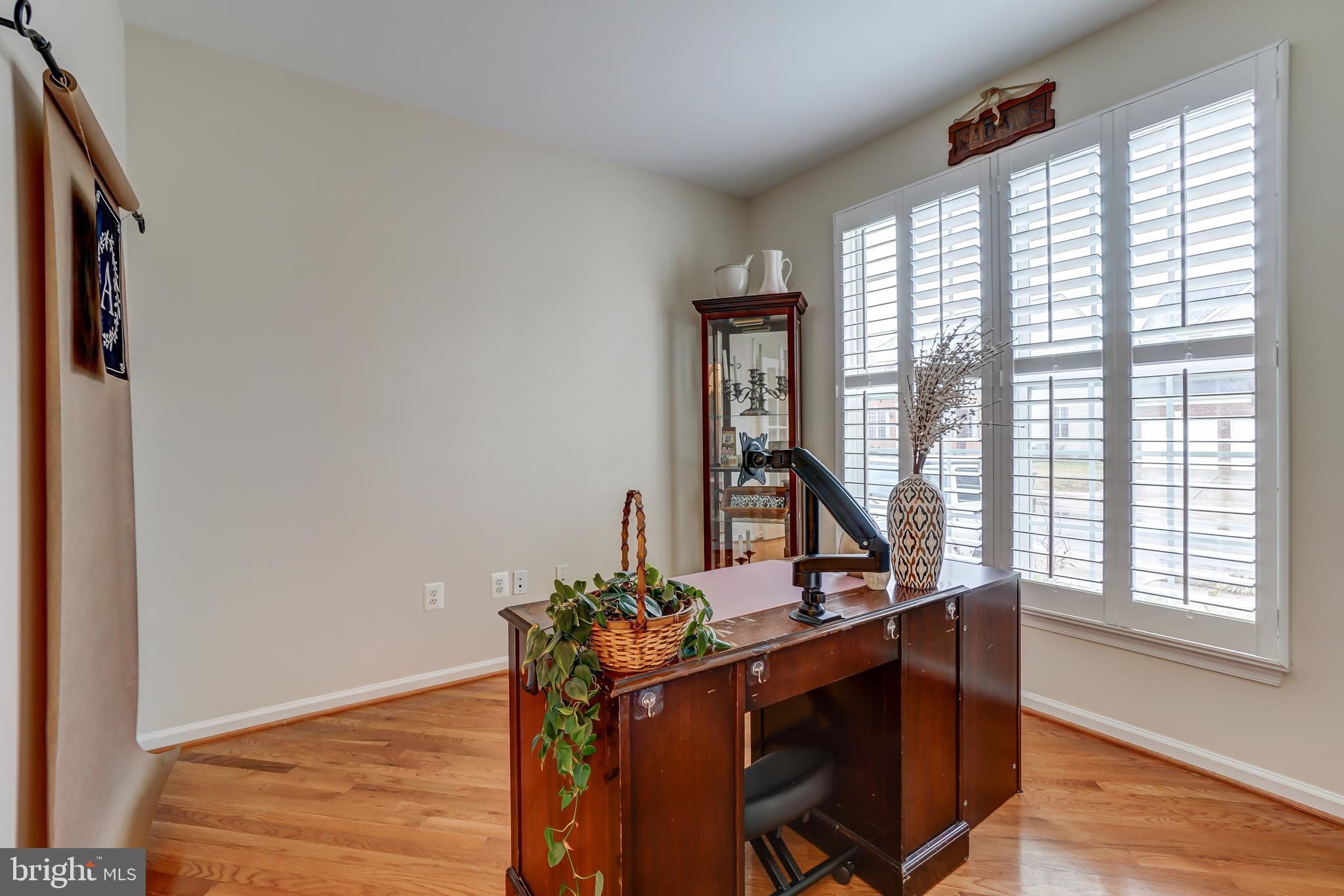 BROAD RUN OAKS - Residential