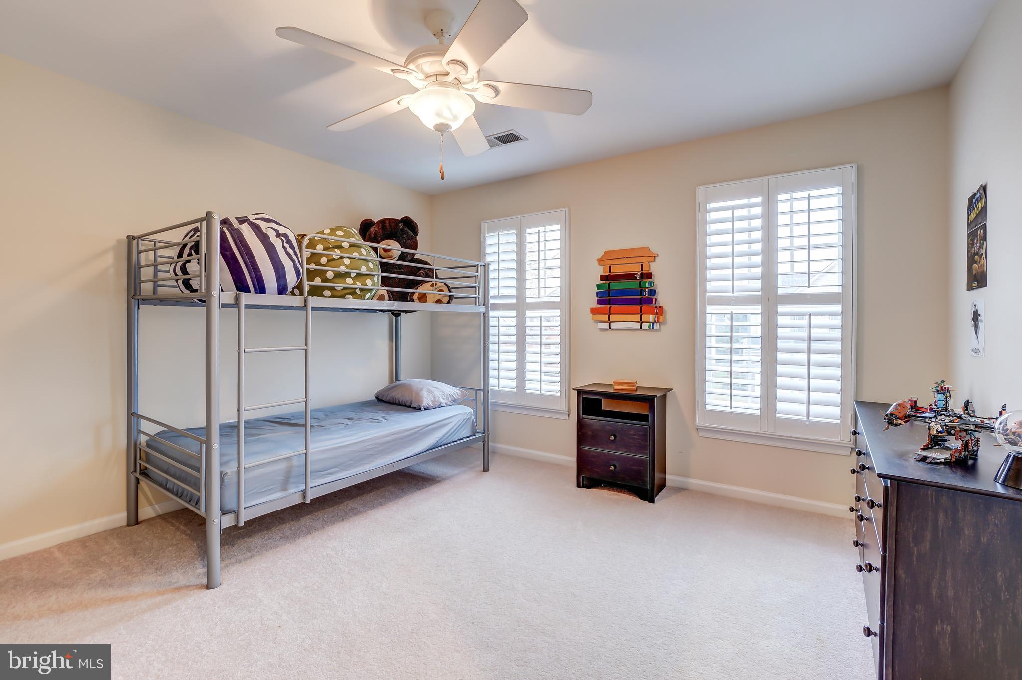 BROAD RUN OAKS - Residential