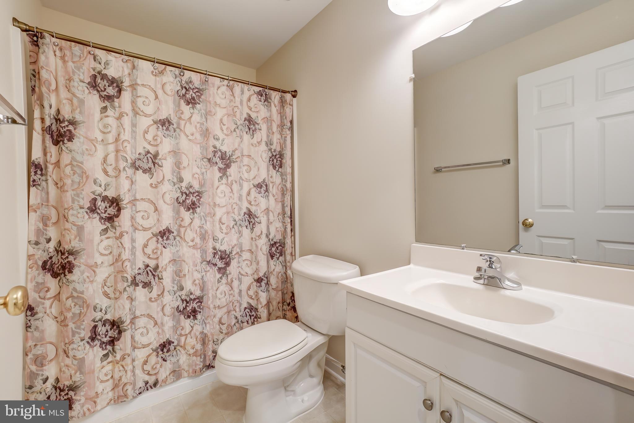 BROAD RUN OAKS - Residential