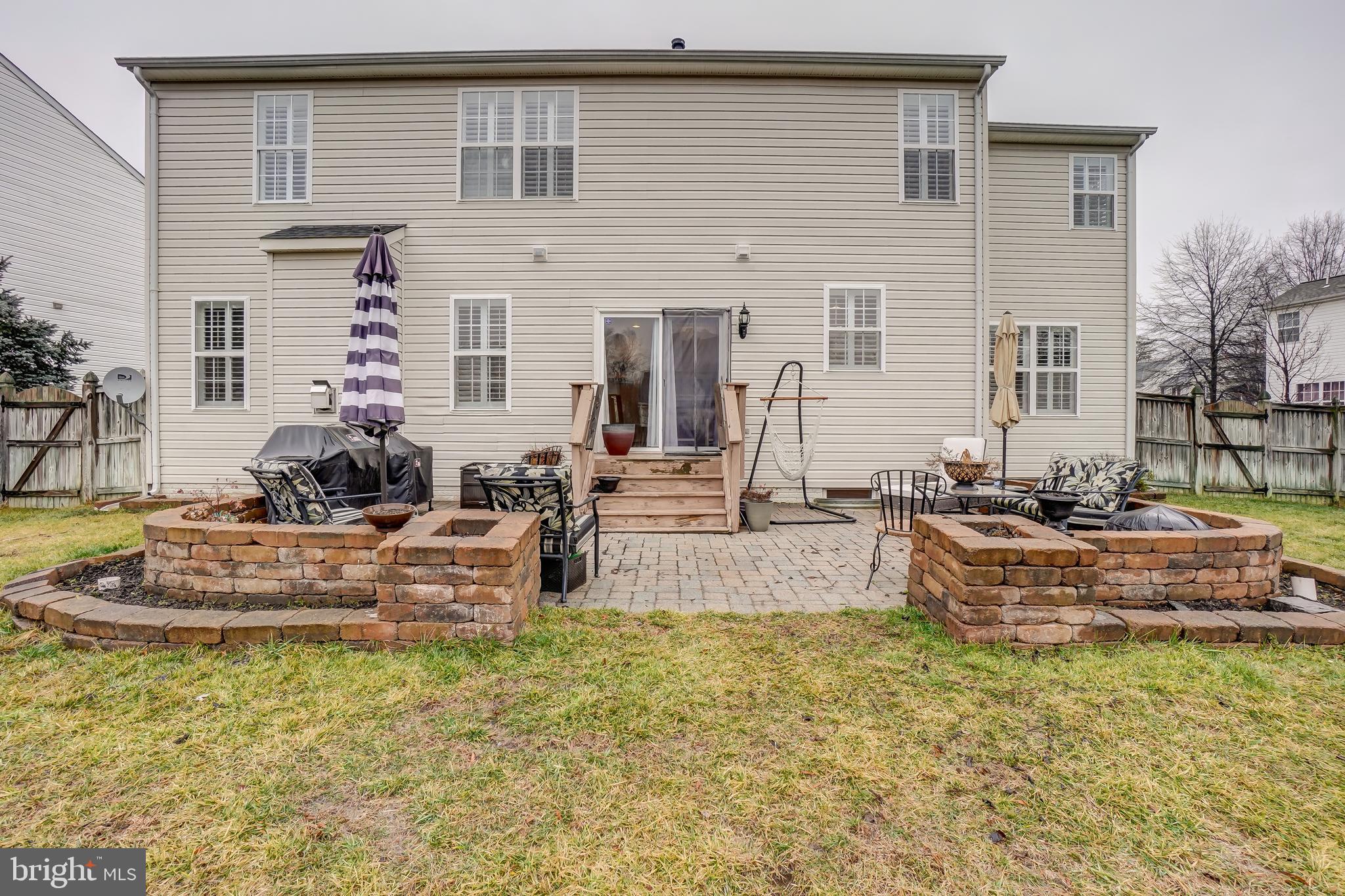 BROAD RUN OAKS - Residential