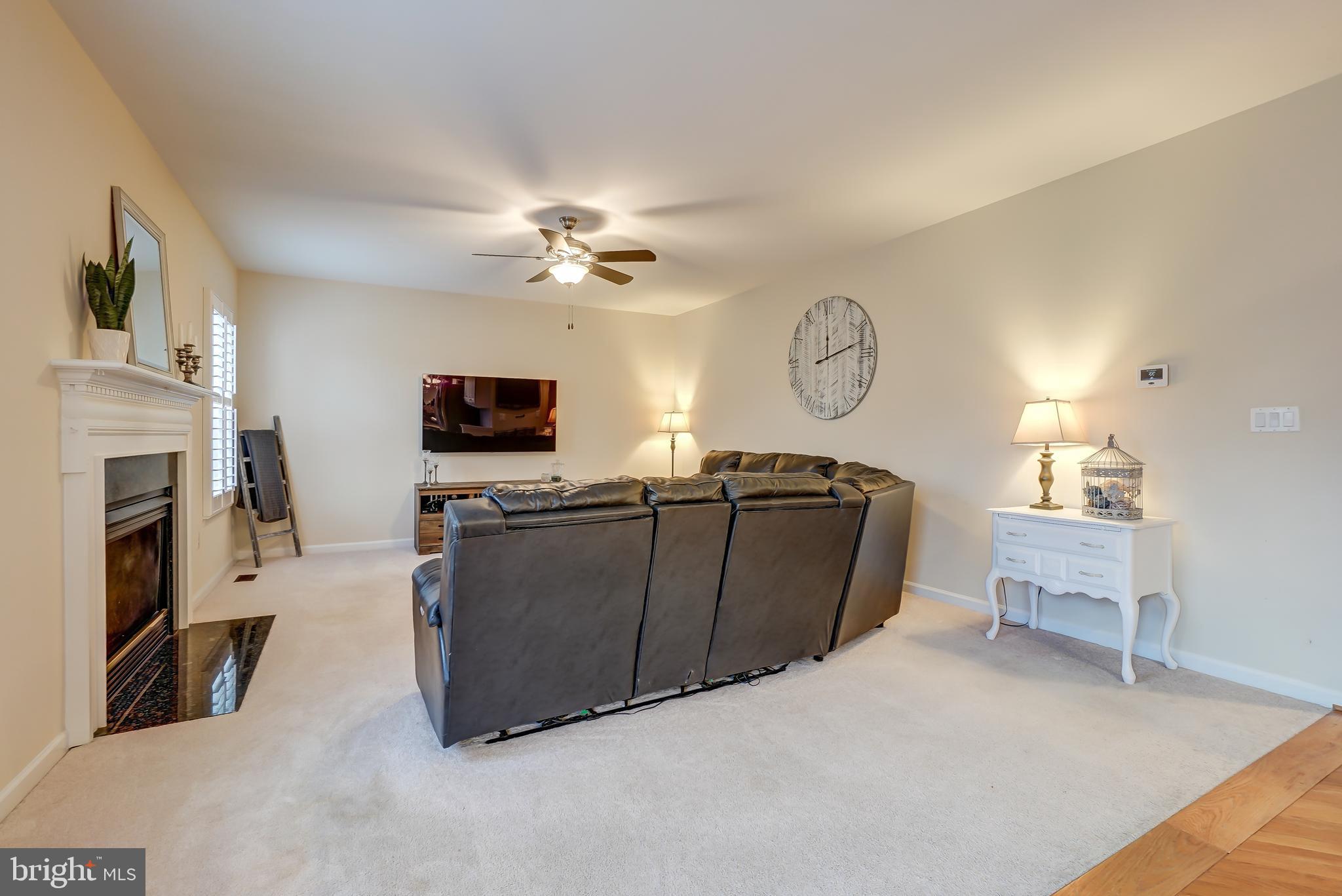 BROAD RUN OAKS - Residential