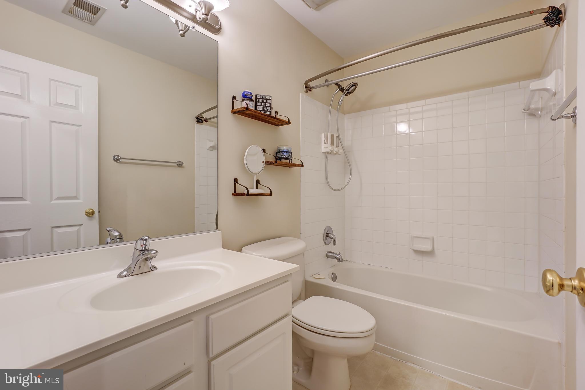 BROAD RUN OAKS - Residential