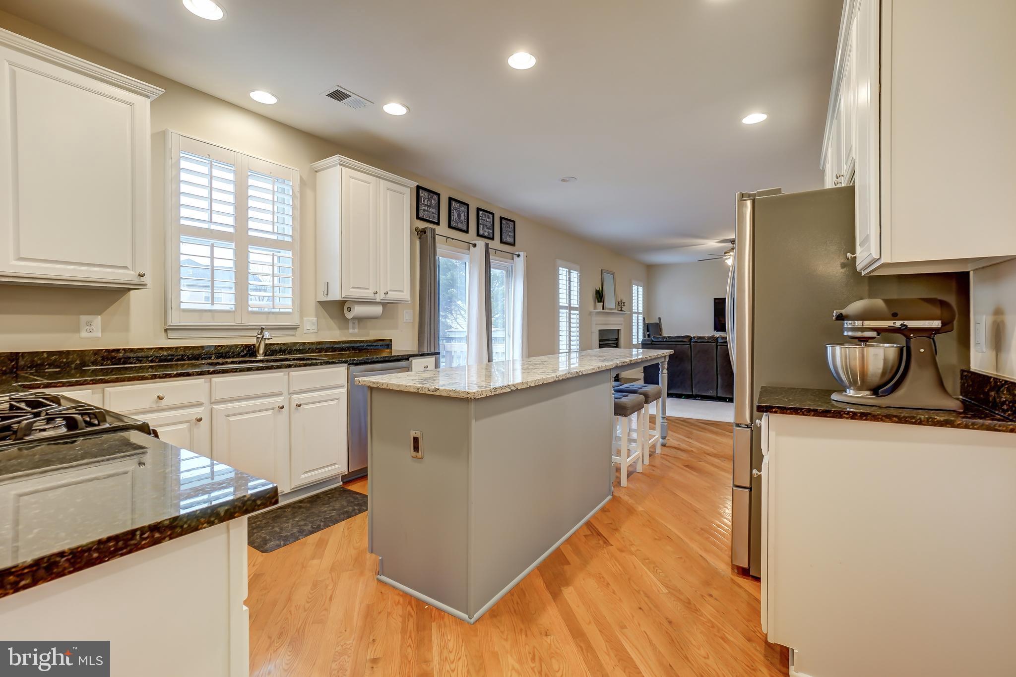 BROAD RUN OAKS - Residential