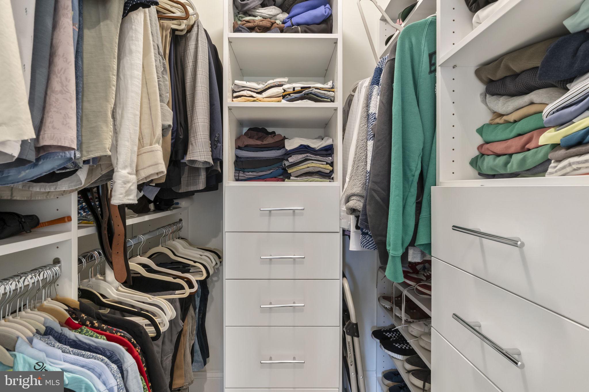 THE RIDINGS OF WHI - Residential