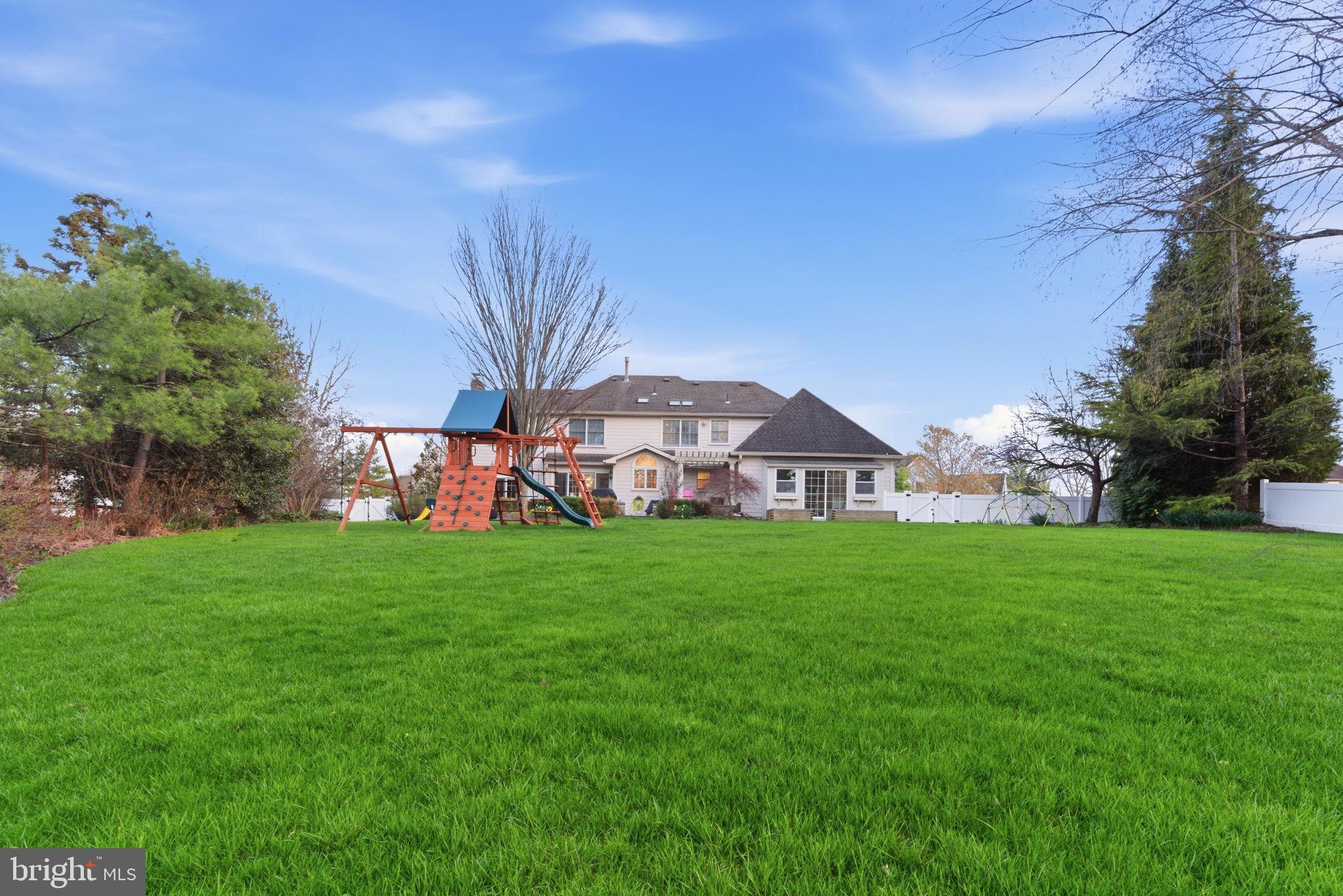 THE RIDINGS OF WHI - Residential