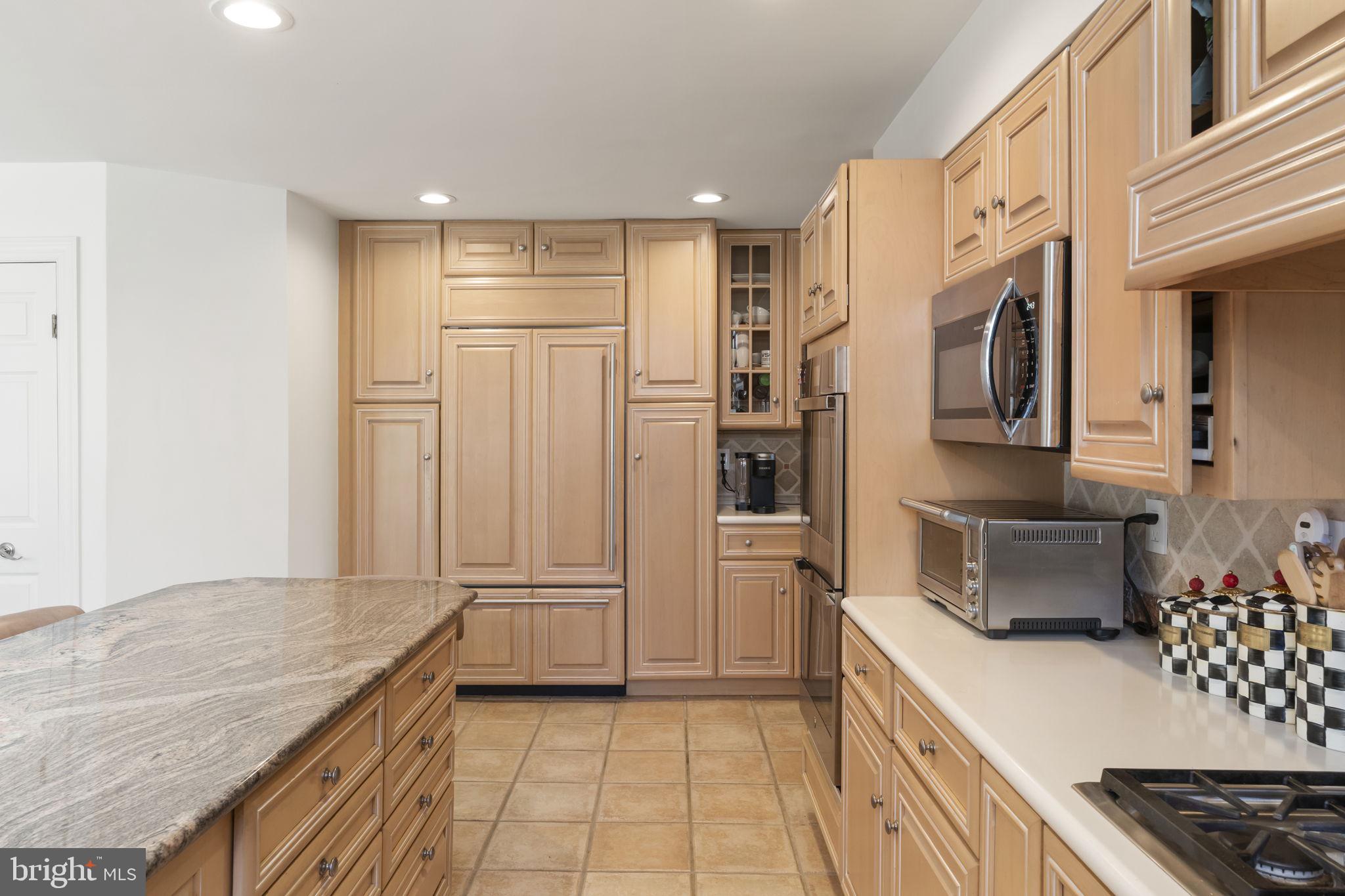 THE RIDINGS OF WHI - Residential