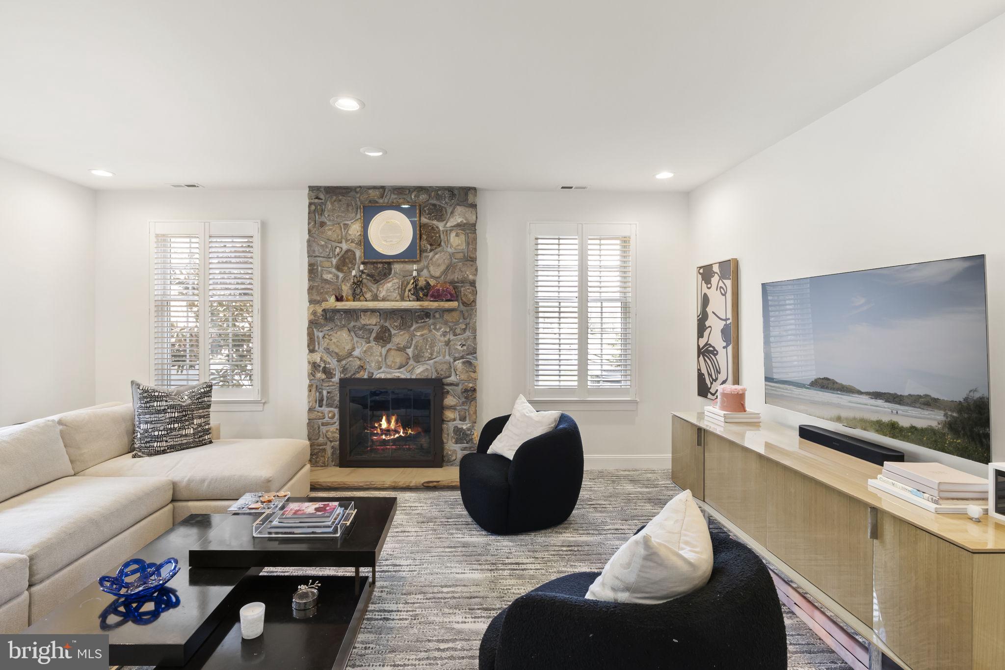 THE RIDINGS OF WHI - Residential