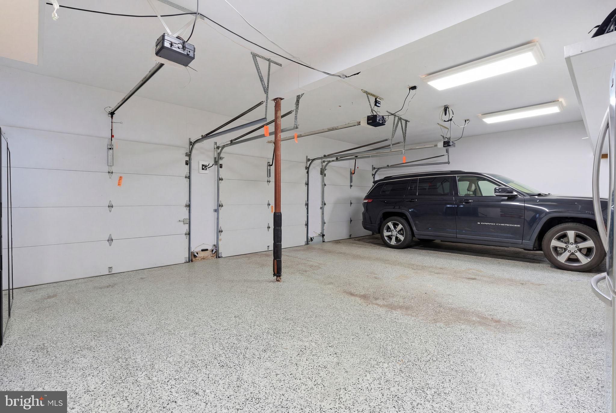 THE RIDINGS OF WHI - Residential