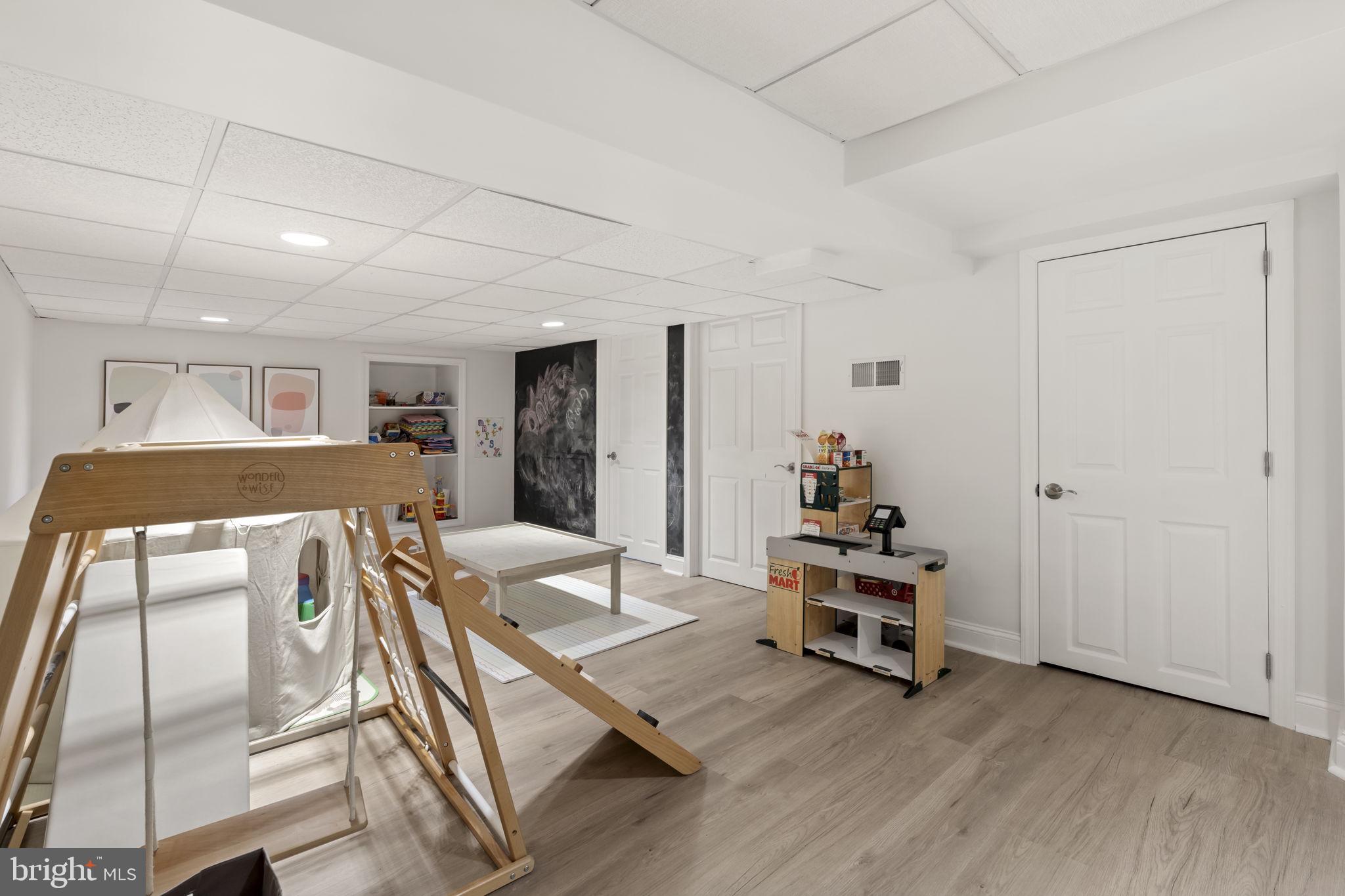 THE RIDINGS OF WHI - Residential