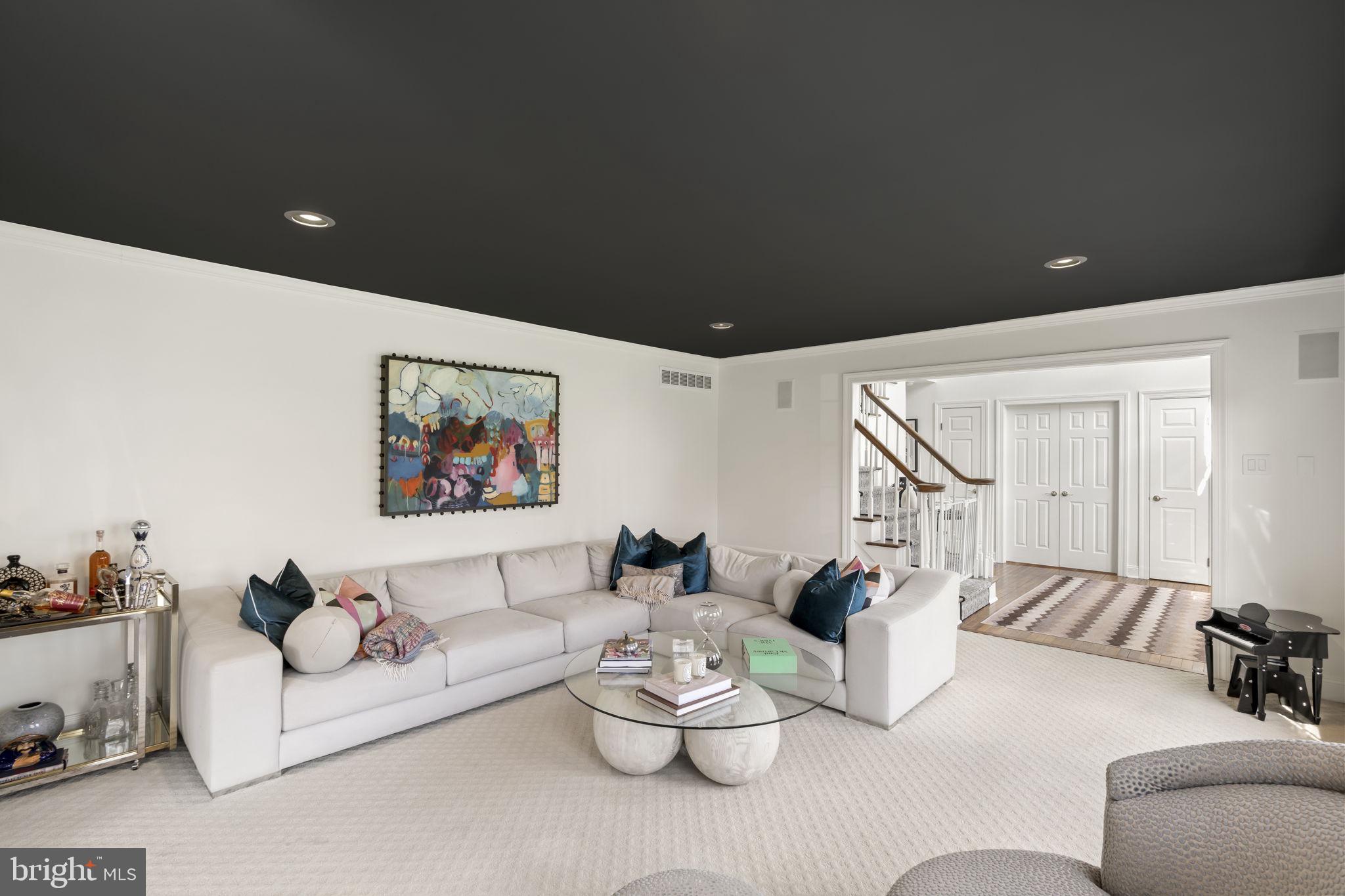 THE RIDINGS OF WHI - Residential