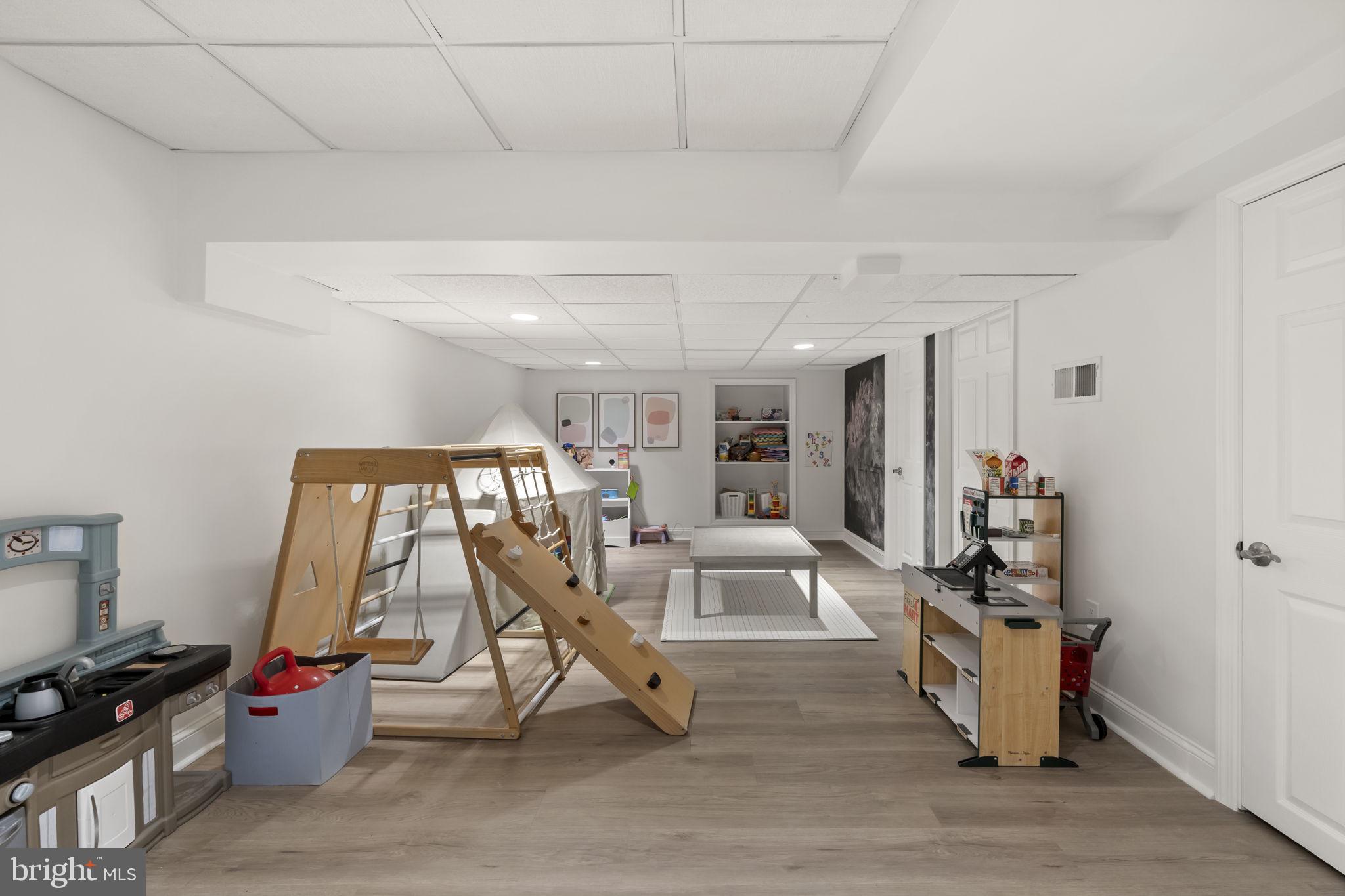 THE RIDINGS OF WHI - Residential