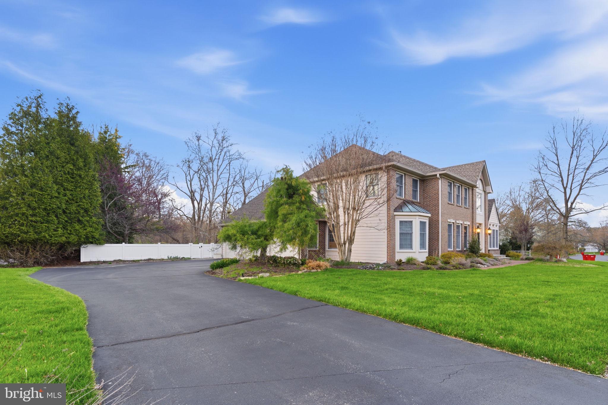 THE RIDINGS OF WHI - Residential