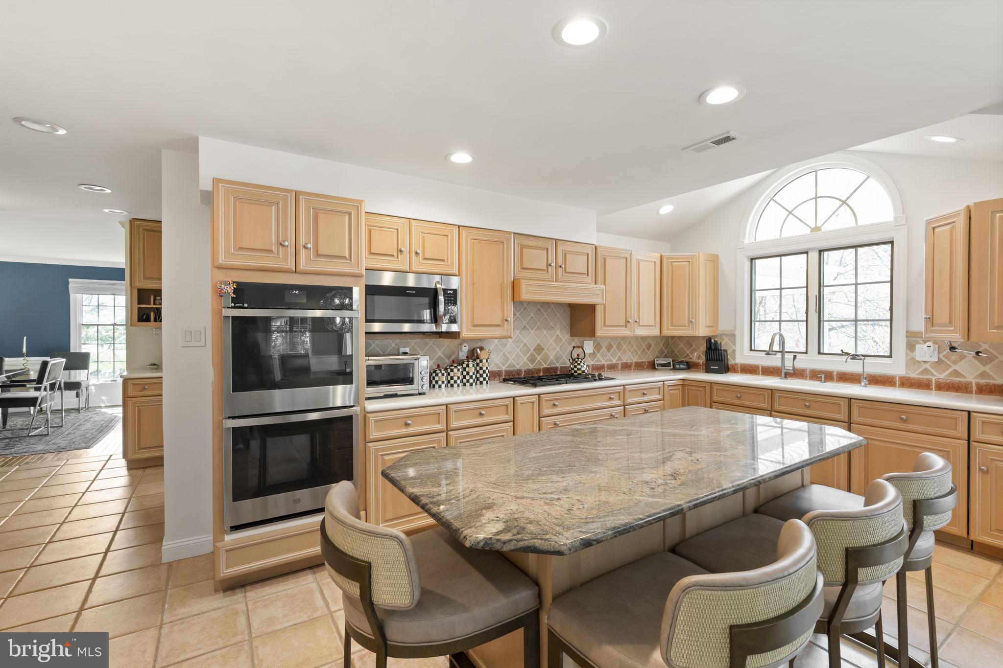 THE RIDINGS OF WHI - Residential