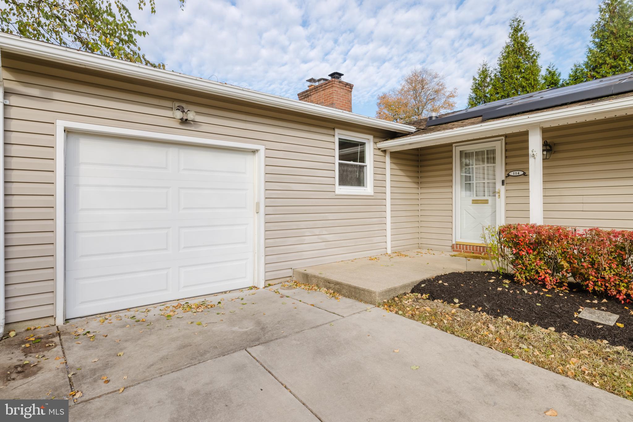 114 COUNTRY LANE