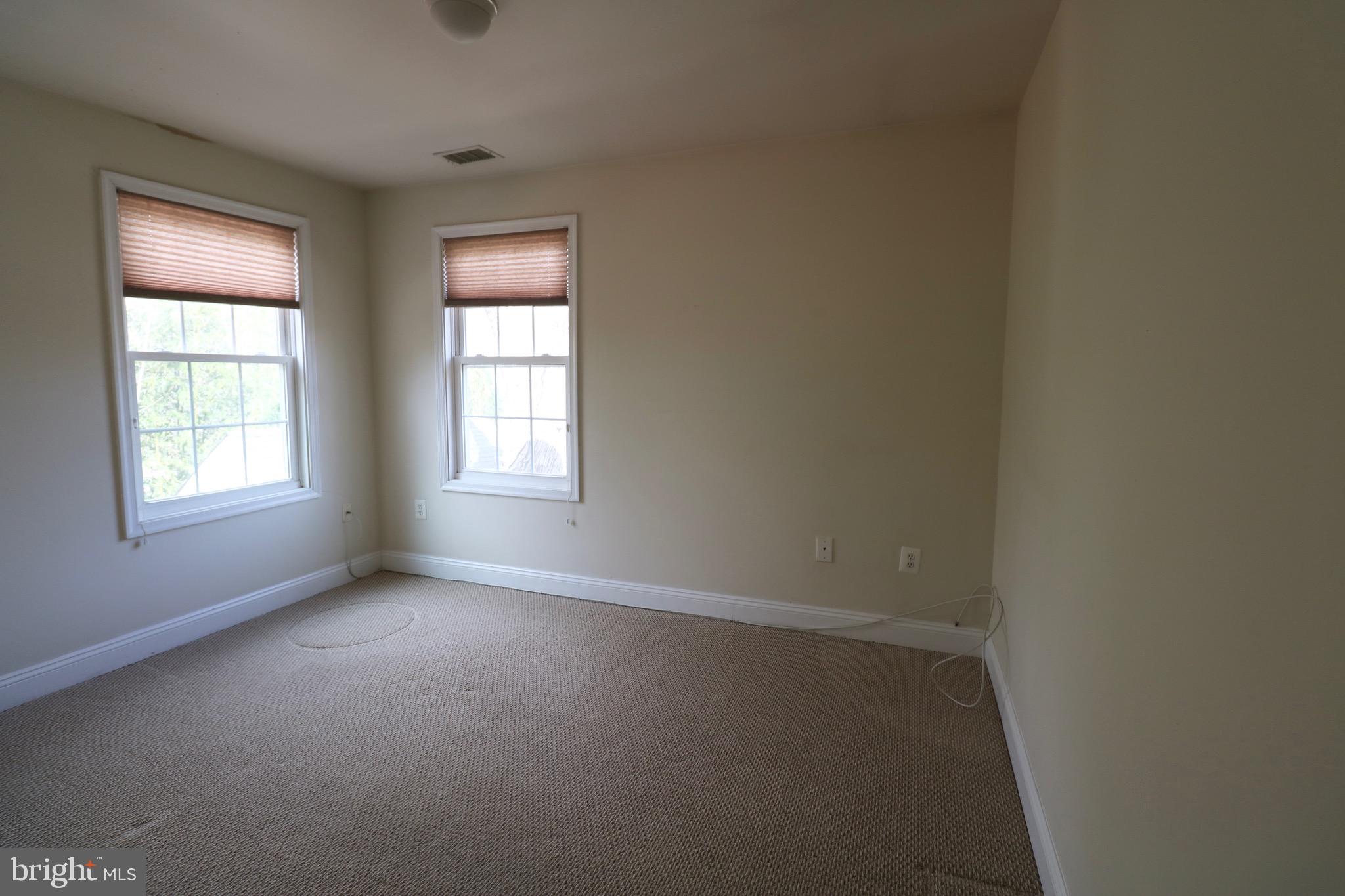 ROCK CREEK PALISADES - Residential Lease