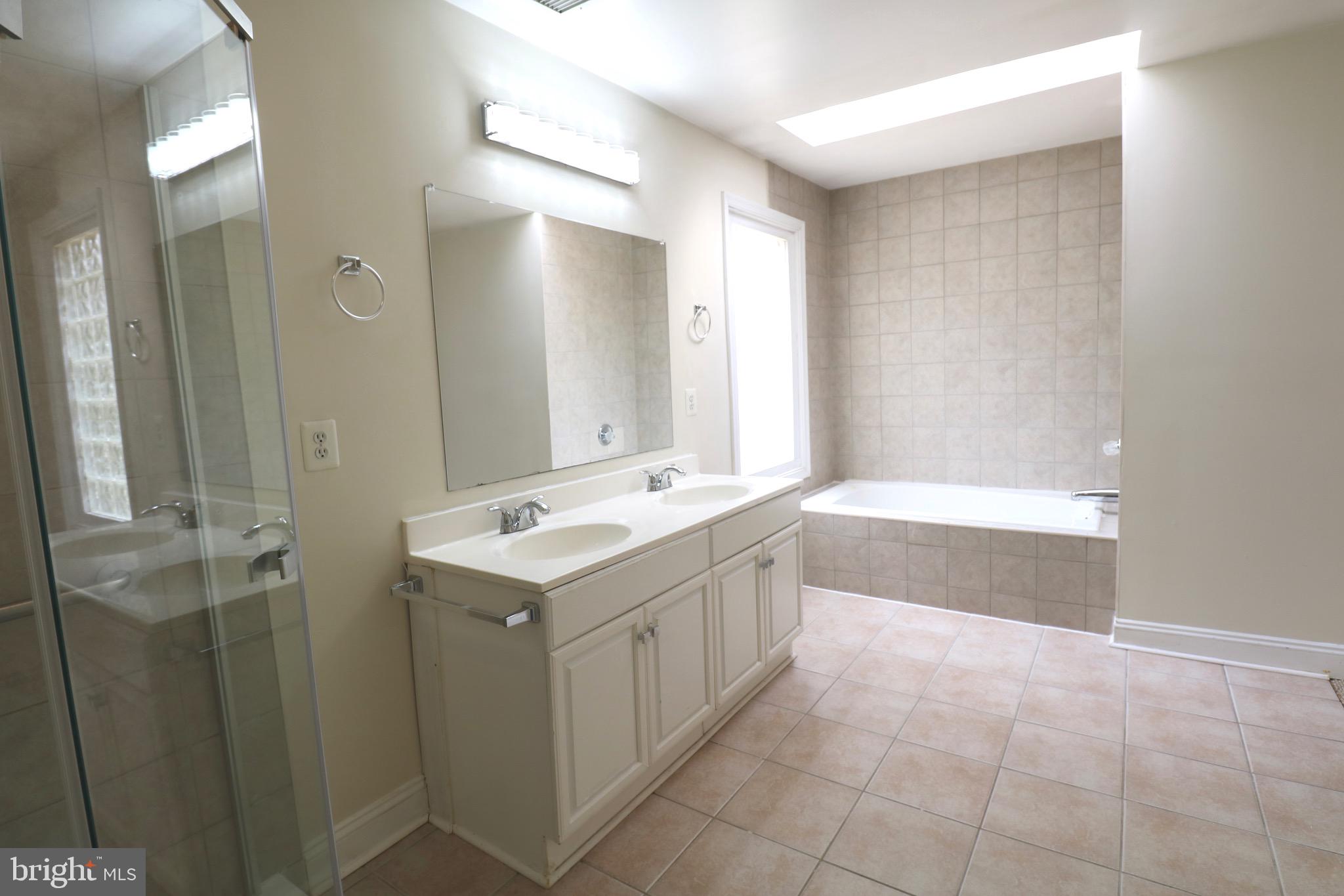 ROCK CREEK PALISADES - Residential Lease