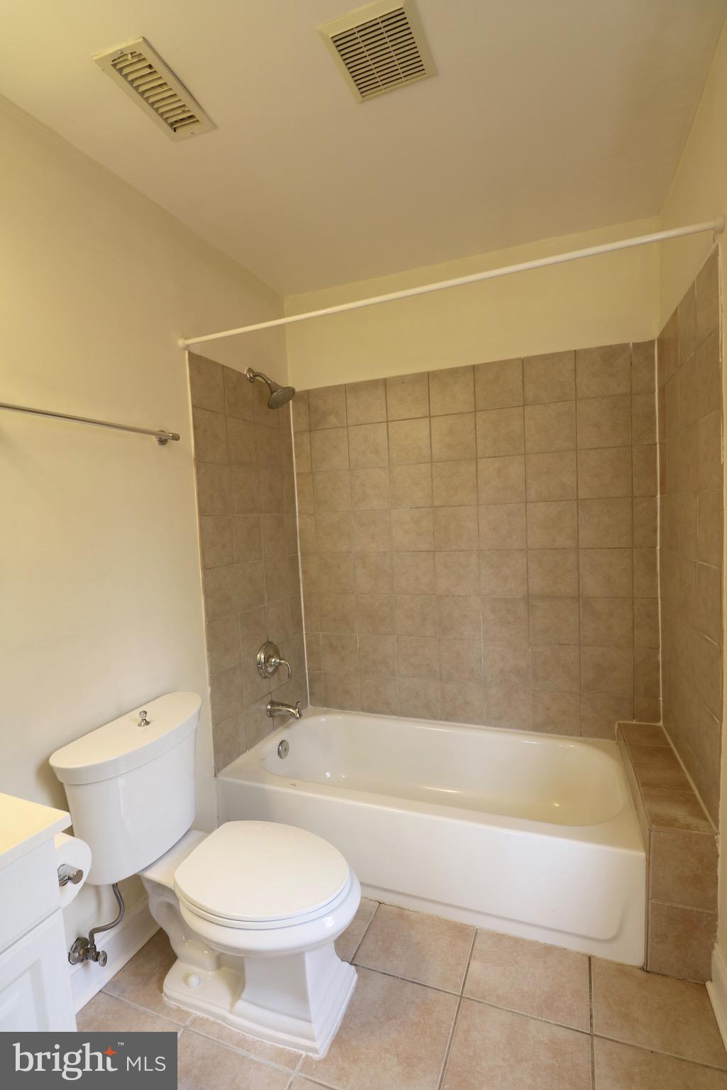 ROCK CREEK PALISADES - Residential Lease