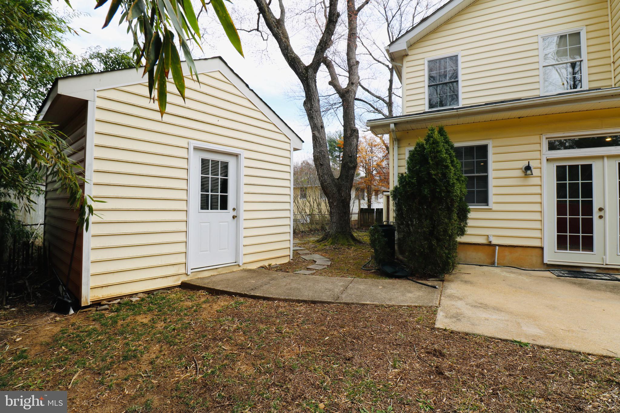 ROCK CREEK PALISADES - Residential Lease