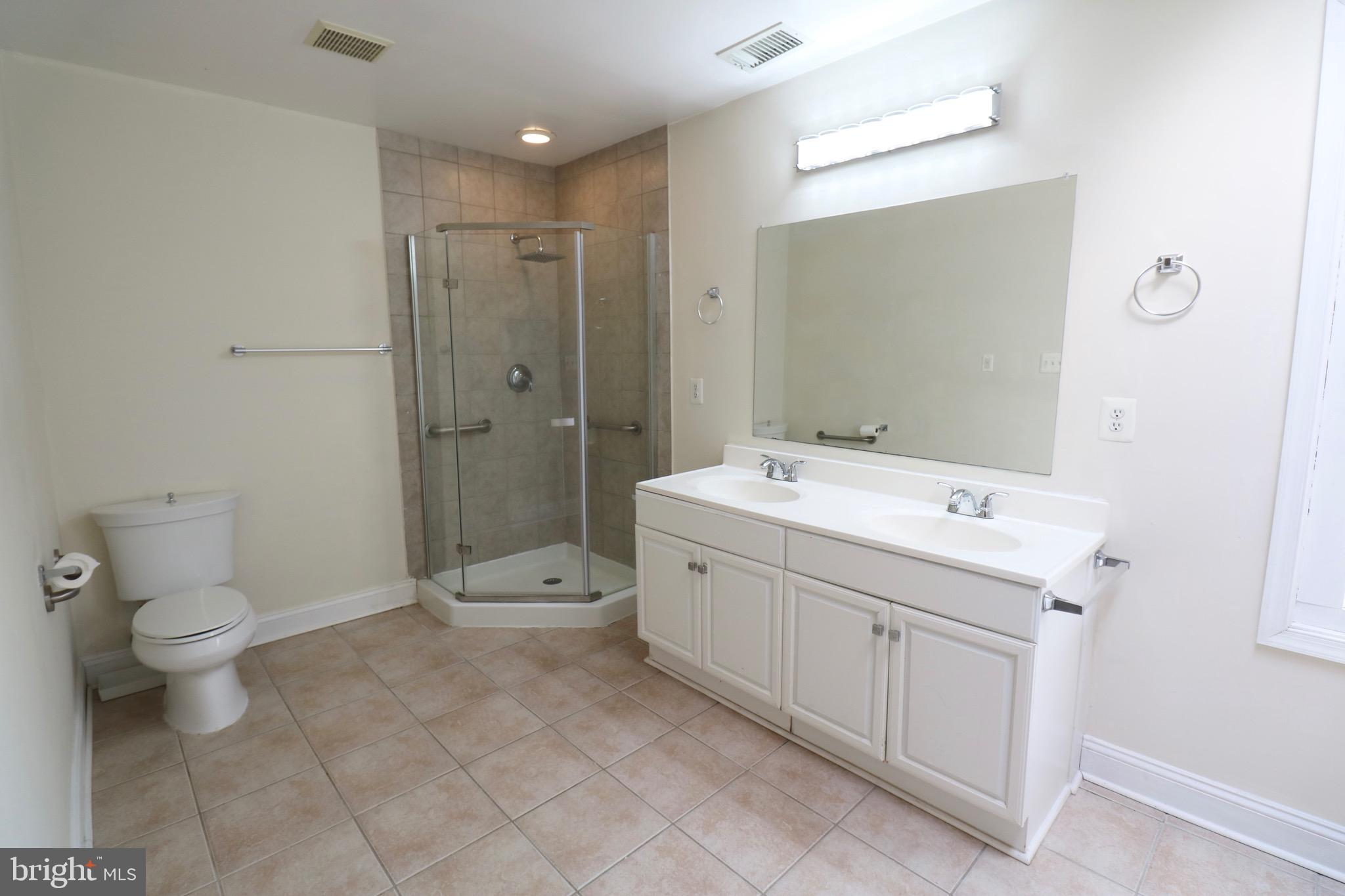 ROCK CREEK PALISADES - Residential Lease