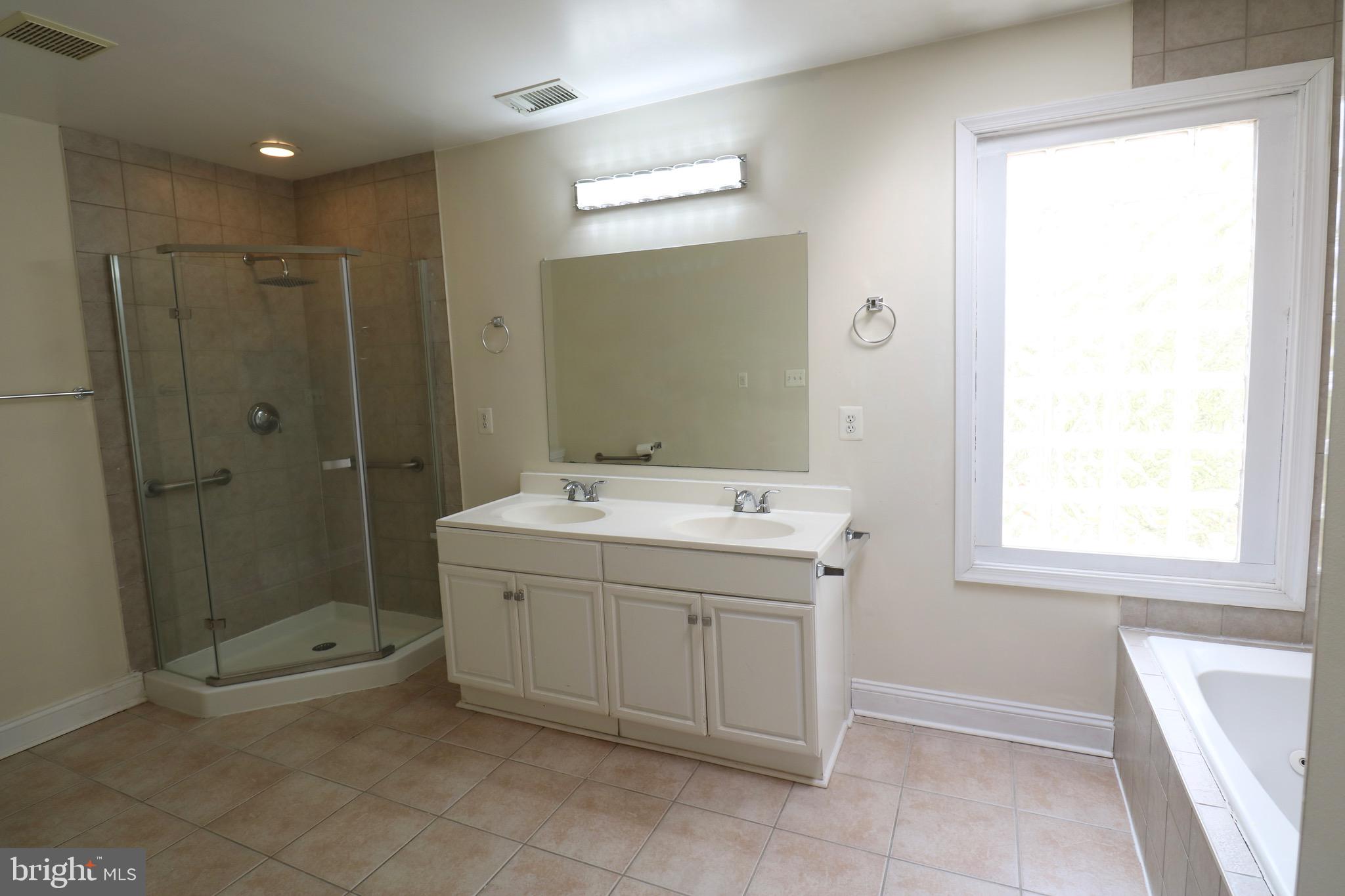 ROCK CREEK PALISADES - Residential Lease