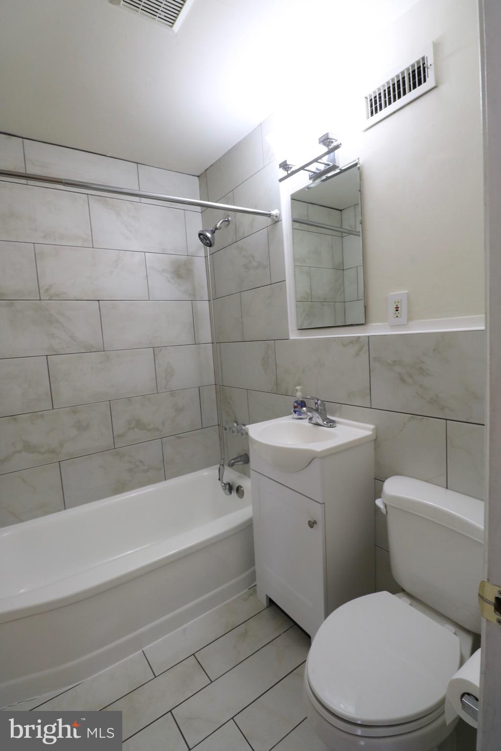 ROCK CREEK PALISADES - Residential Lease