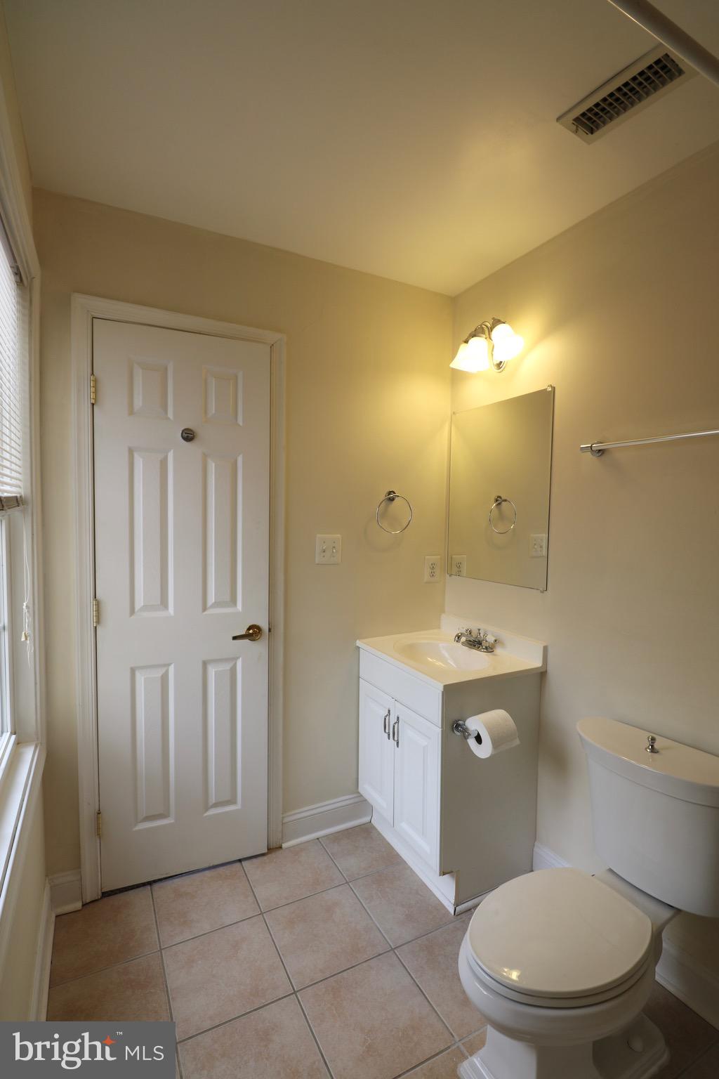 ROCK CREEK PALISADES - Residential Lease