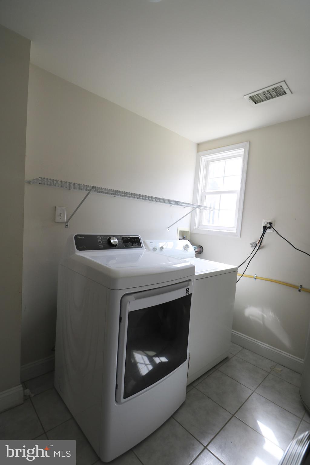 ROCK CREEK PALISADES - Residential Lease