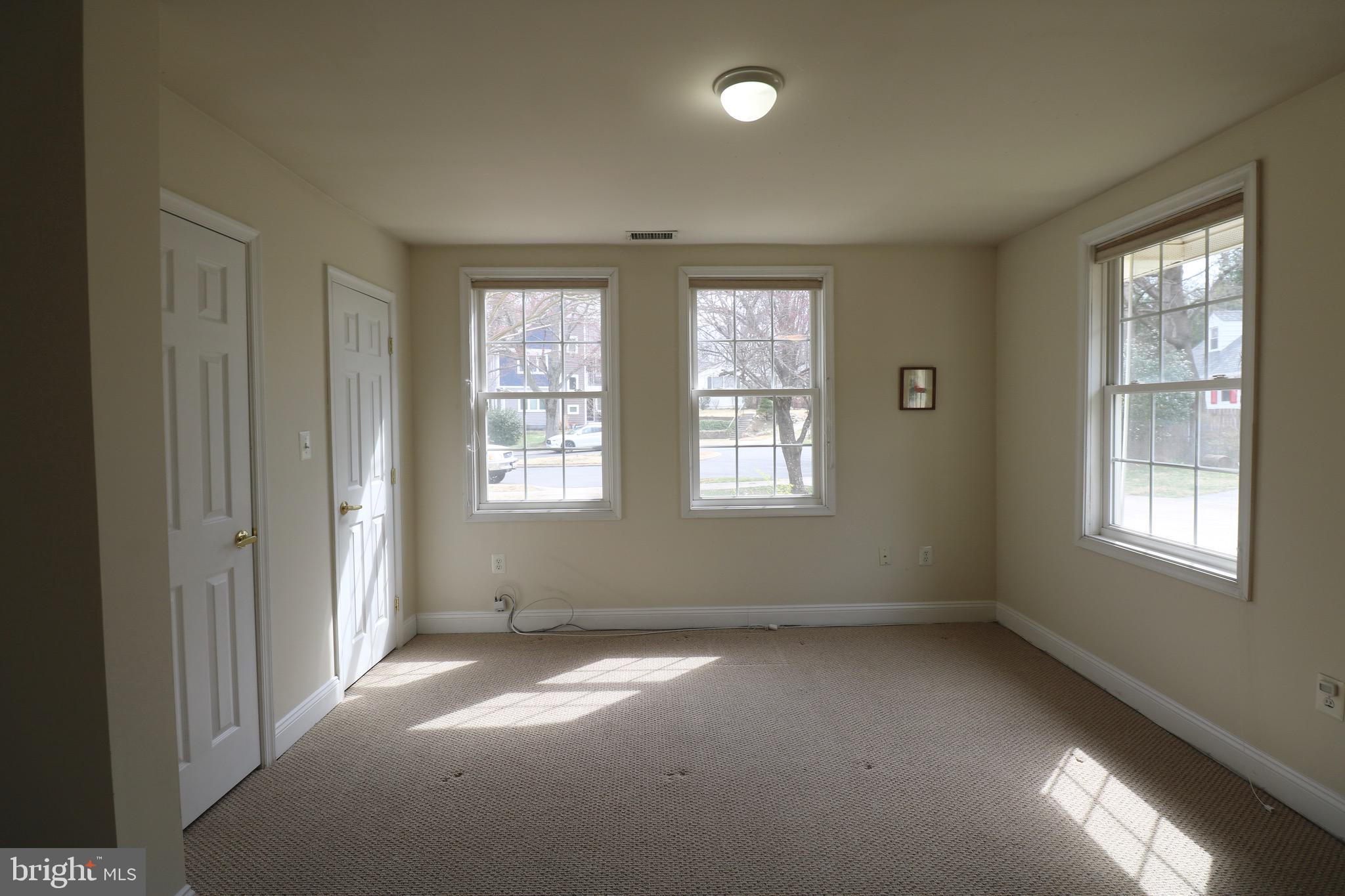 ROCK CREEK PALISADES - Residential Lease