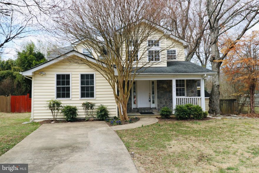 Lovely & Grand Home in Rock Creek Palisades!

Situated on a quiet cul-de-sac, this spacious single-family home in sought-after Rock Creek Palisades offers a bright, open floor plan with abundant natural light. Recently painted and professionally cleaned, this move-in-ready home features two levels of living, including a main-level bedroom and full bath for added convenience.

The upper level boasts a grand primary suite with a large walk-in closet and ensuite bath, along with a junior suite for additional space. Enjoy a private, fenced backyard with a patio, walkway, and storage shed—perfect for outdoor entertaining.

Don't miss this fantastic opportunity!
