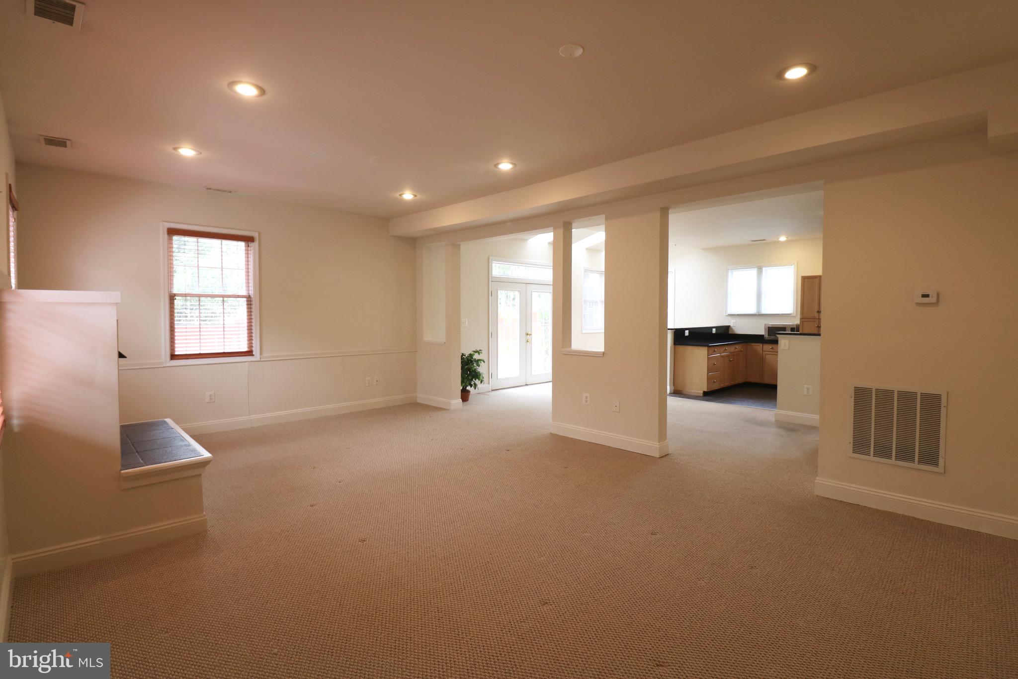 ROCK CREEK PALISADES - Residential Lease