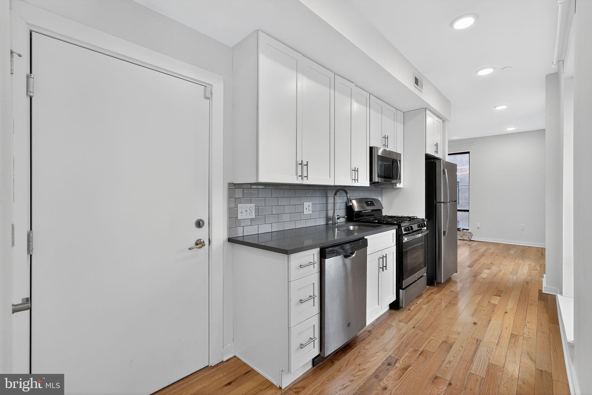 1659 N RANDOLPH 1