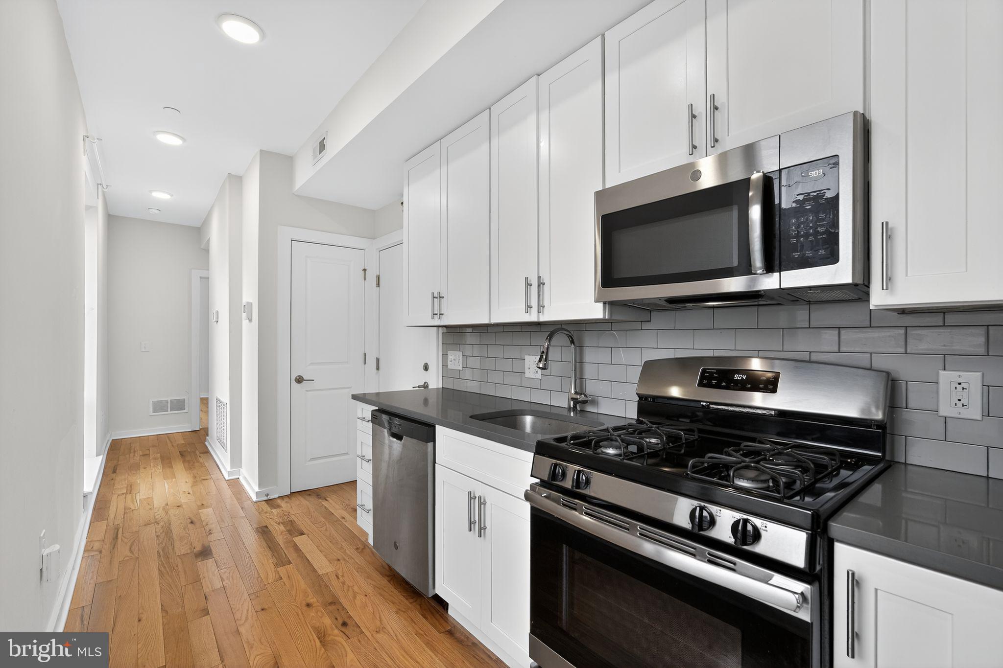1659 N RANDOLPH 1
