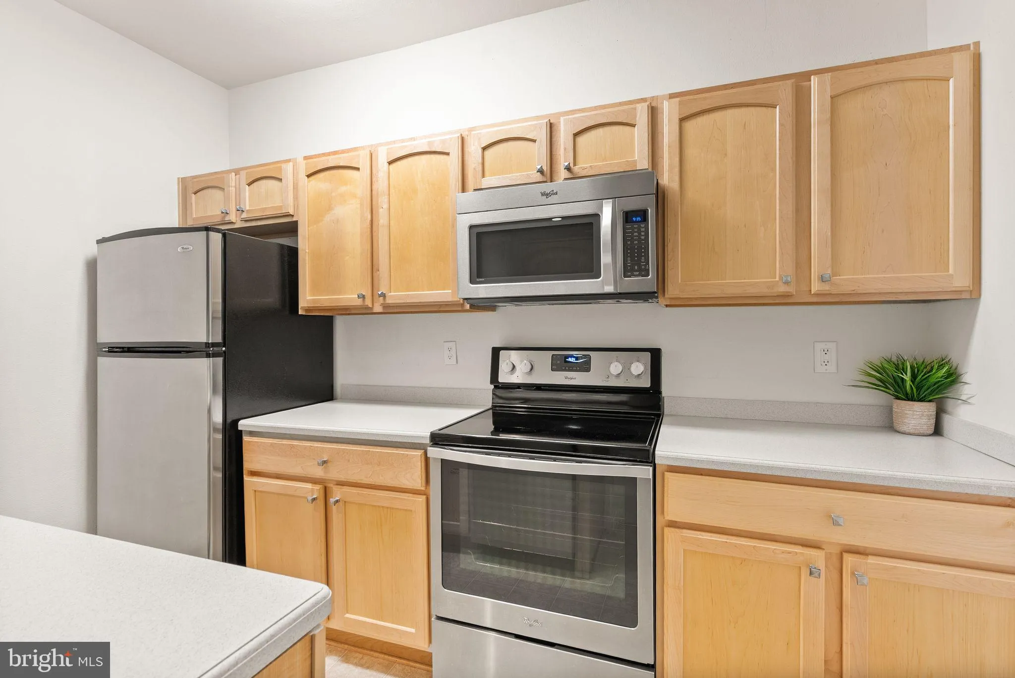 Fairfax, Virginia 22033, United States, 2 Bedrooms Bedrooms, ,1 BathroomBathrooms,Residential,Active,136789