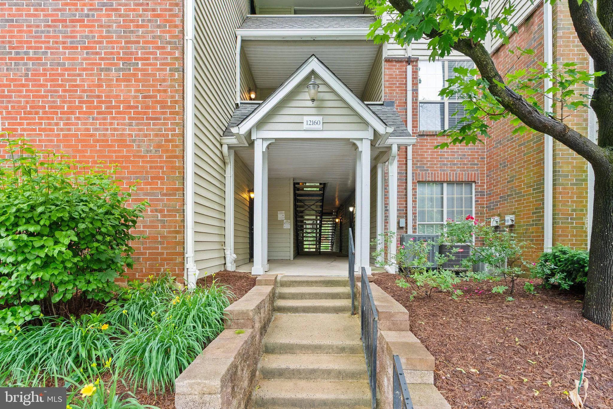 Fairfax, Virginia 22033, United States, 2 Bedrooms Bedrooms, ,1 BathroomBathrooms,Residential,Active,136789