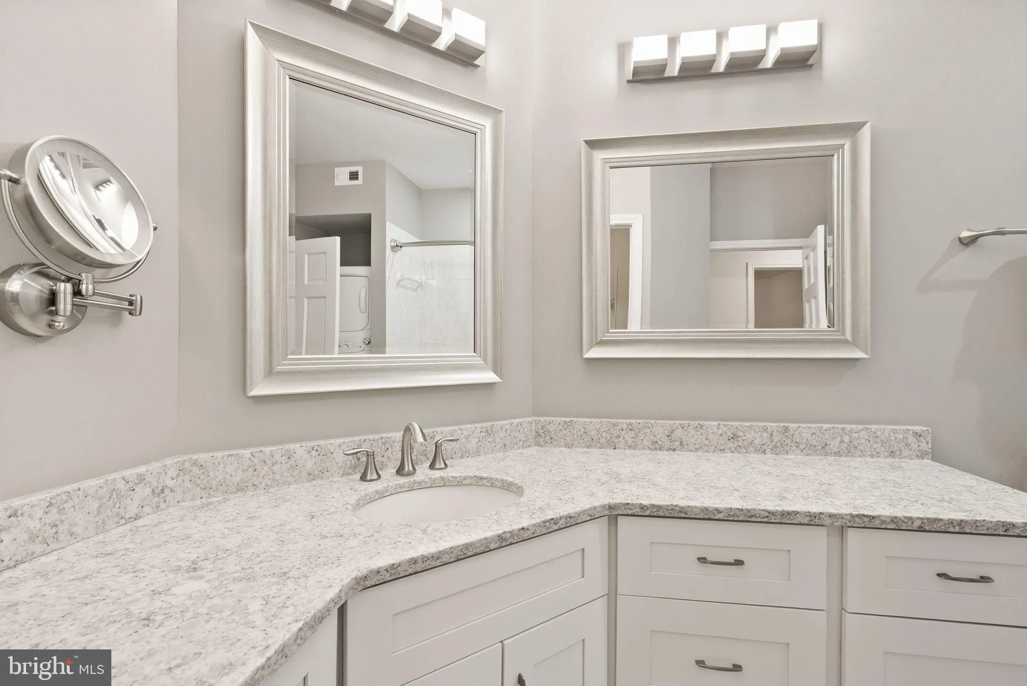 Fairfax, Virginia 22033, United States, 2 Bedrooms Bedrooms, ,1 BathroomBathrooms,Residential,Active,136789