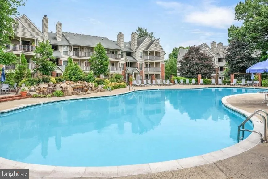 Fairfax, Virginia 22033, United States, 2 Bedrooms Bedrooms, ,1 BathroomBathrooms,Residential,Active,136789