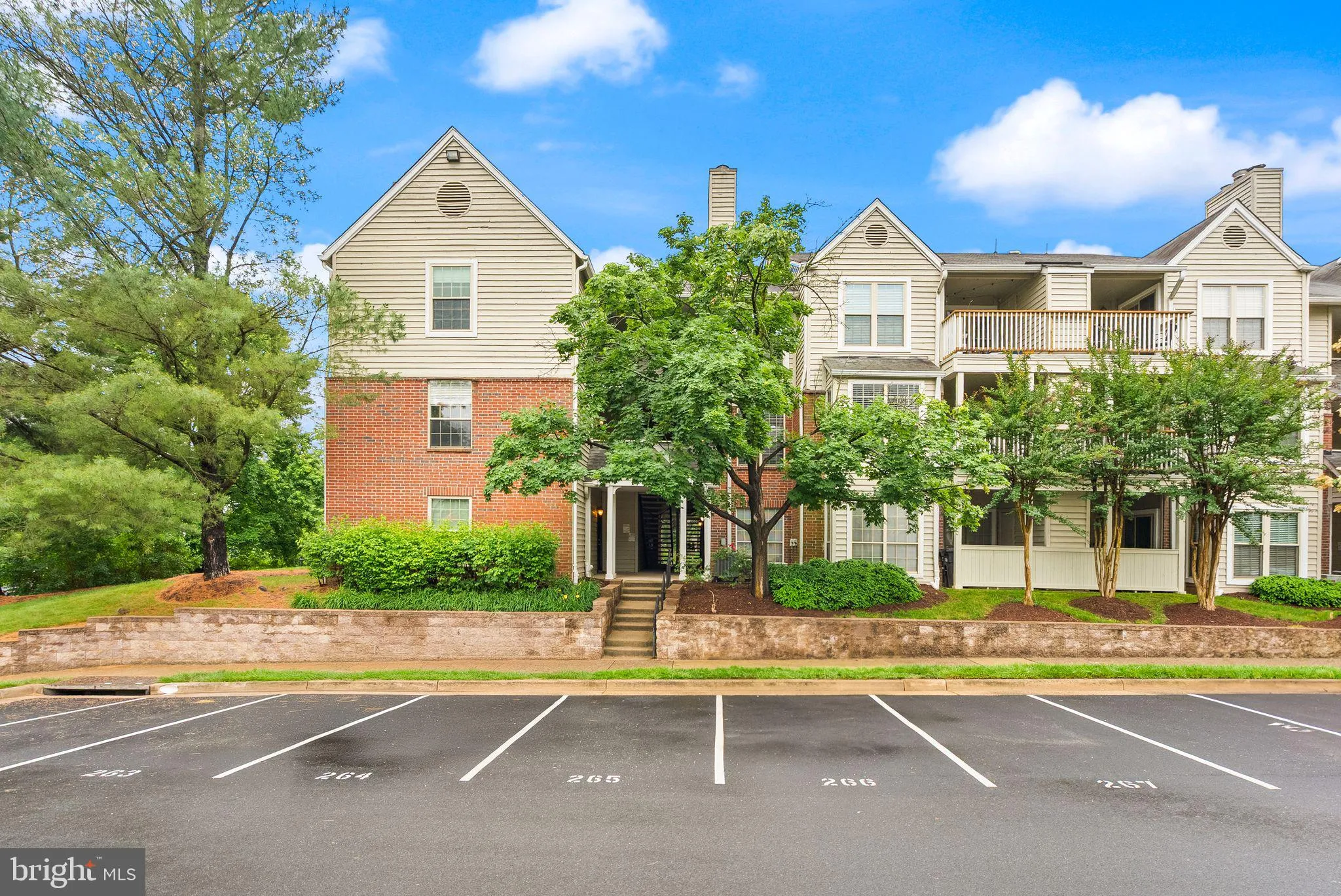 Fairfax, Virginia 22033, United States, 2 Bedrooms Bedrooms, ,1 BathroomBathrooms,Residential,Active,136789