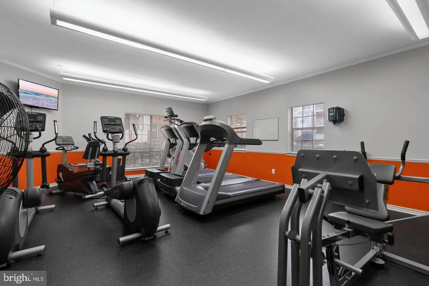 Fairfax, Virginia 22033, United States, 2 Bedrooms Bedrooms, ,1 BathroomBathrooms,Residential,Active,136789