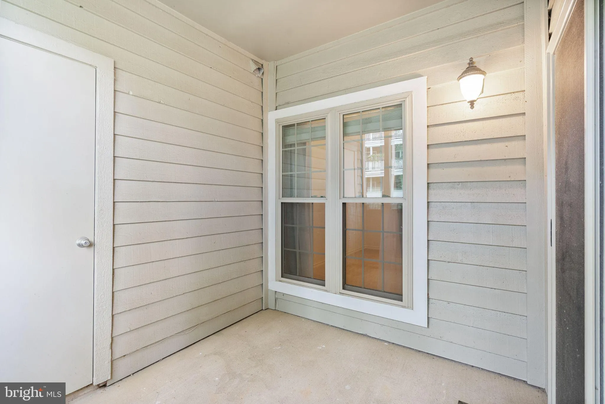 Fairfax, Virginia 22033, United States, 2 Bedrooms Bedrooms, ,1 BathroomBathrooms,Residential,Active,136789