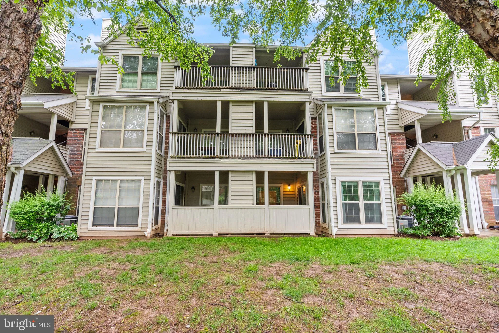 Fairfax, Virginia 22033, United States, 2 Bedrooms Bedrooms, ,1 BathroomBathrooms,Residential,Active,136789