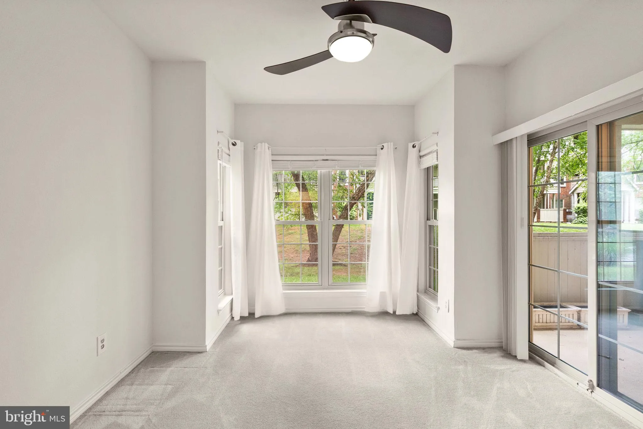 Fairfax, Virginia 22033, United States, 2 Bedrooms Bedrooms, ,1 BathroomBathrooms,Residential,Active,136789