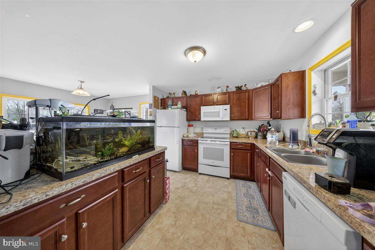 FOREST KNOLL ESTATES - Residential