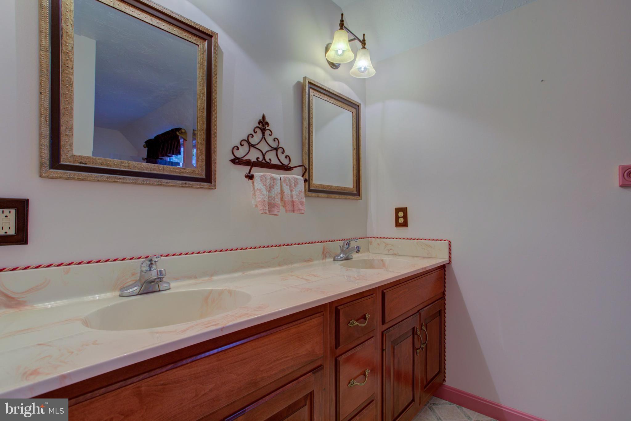 MEADOW SPRINGS - Residential