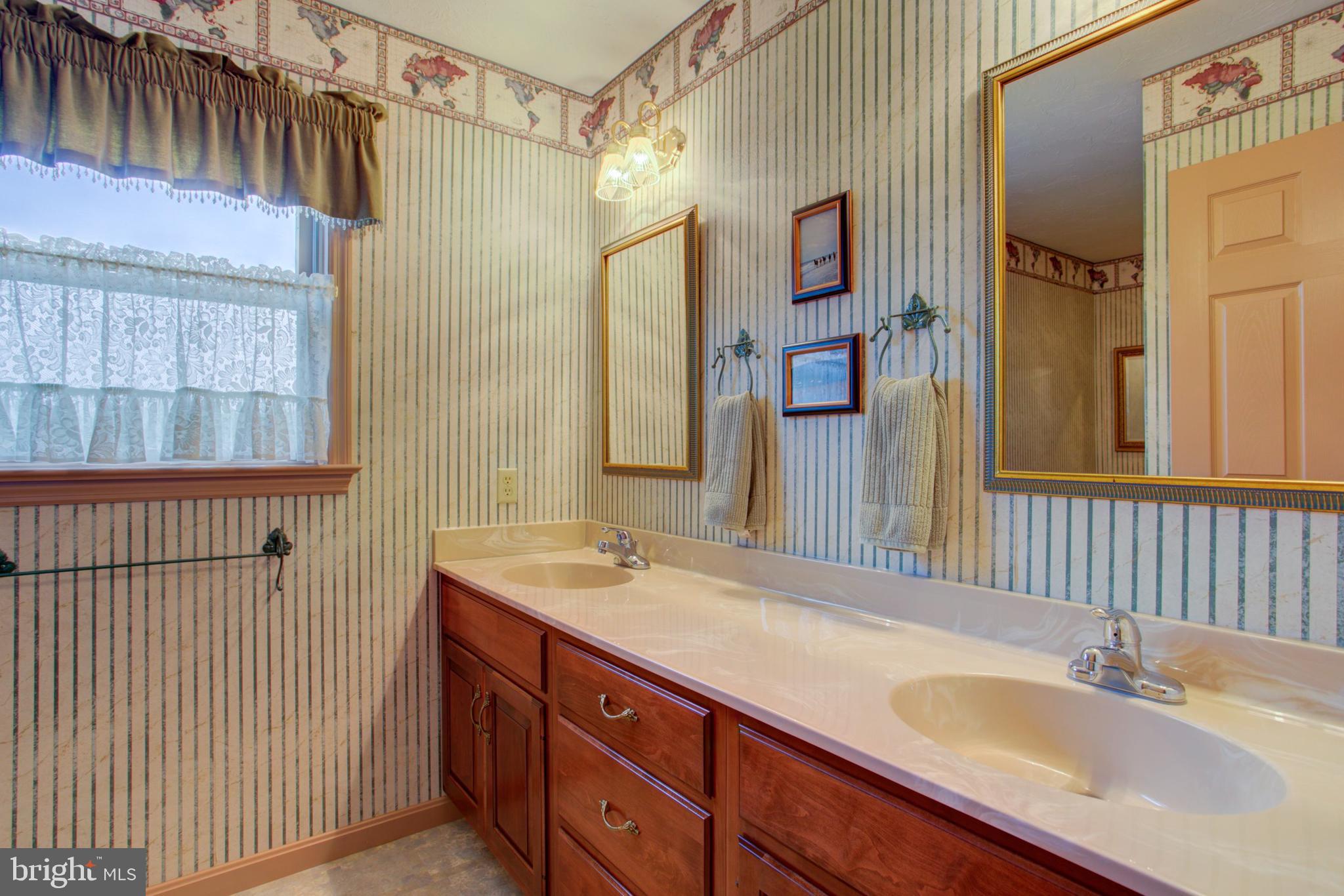 MEADOW SPRINGS - Residential