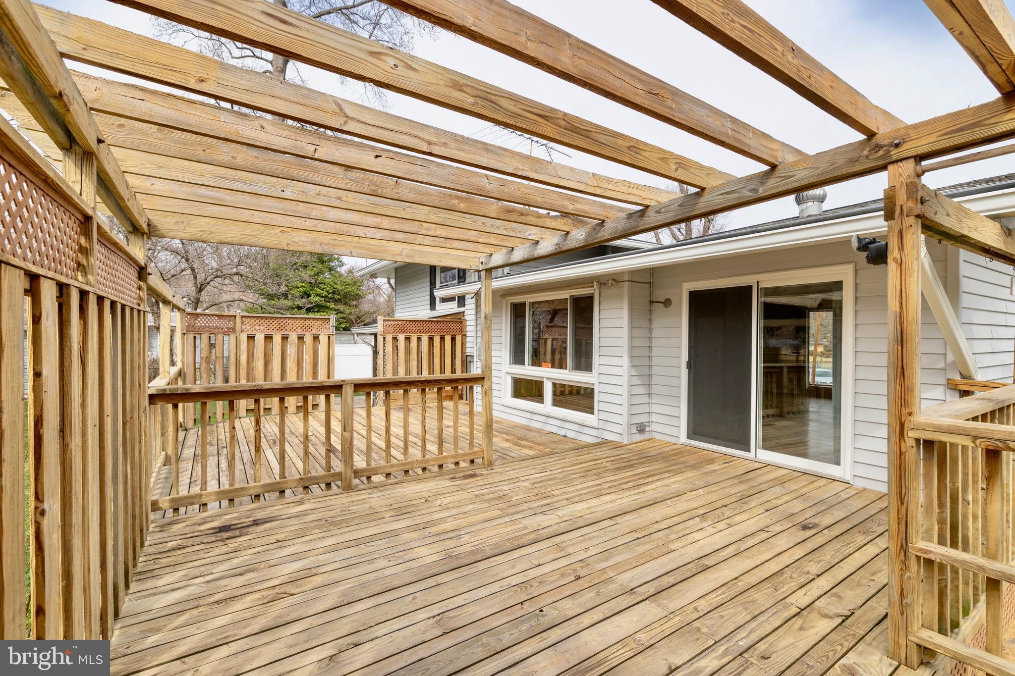 FAIRFAX VILLA - Residential