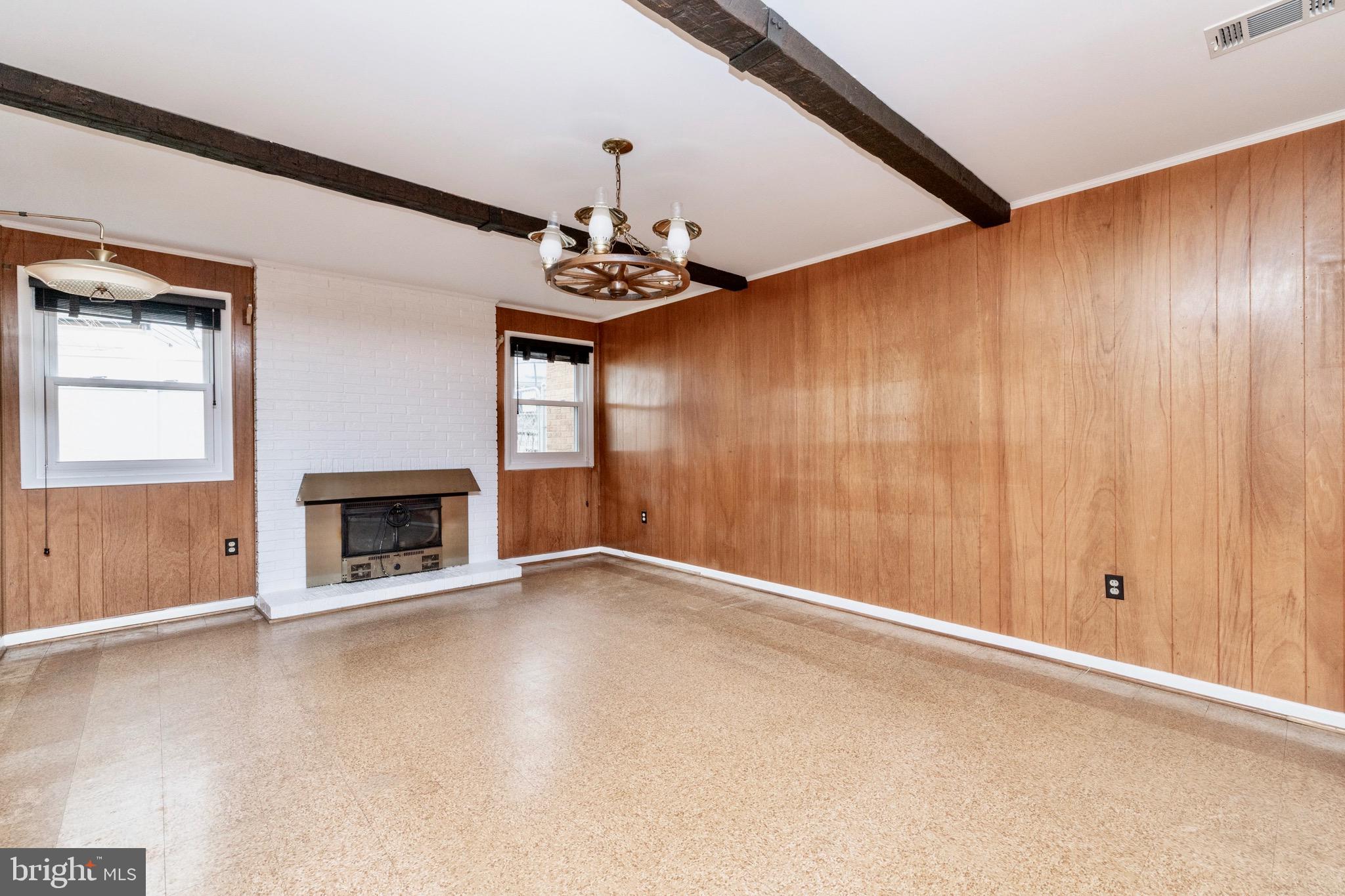 FAIRFAX VILLA - Residential