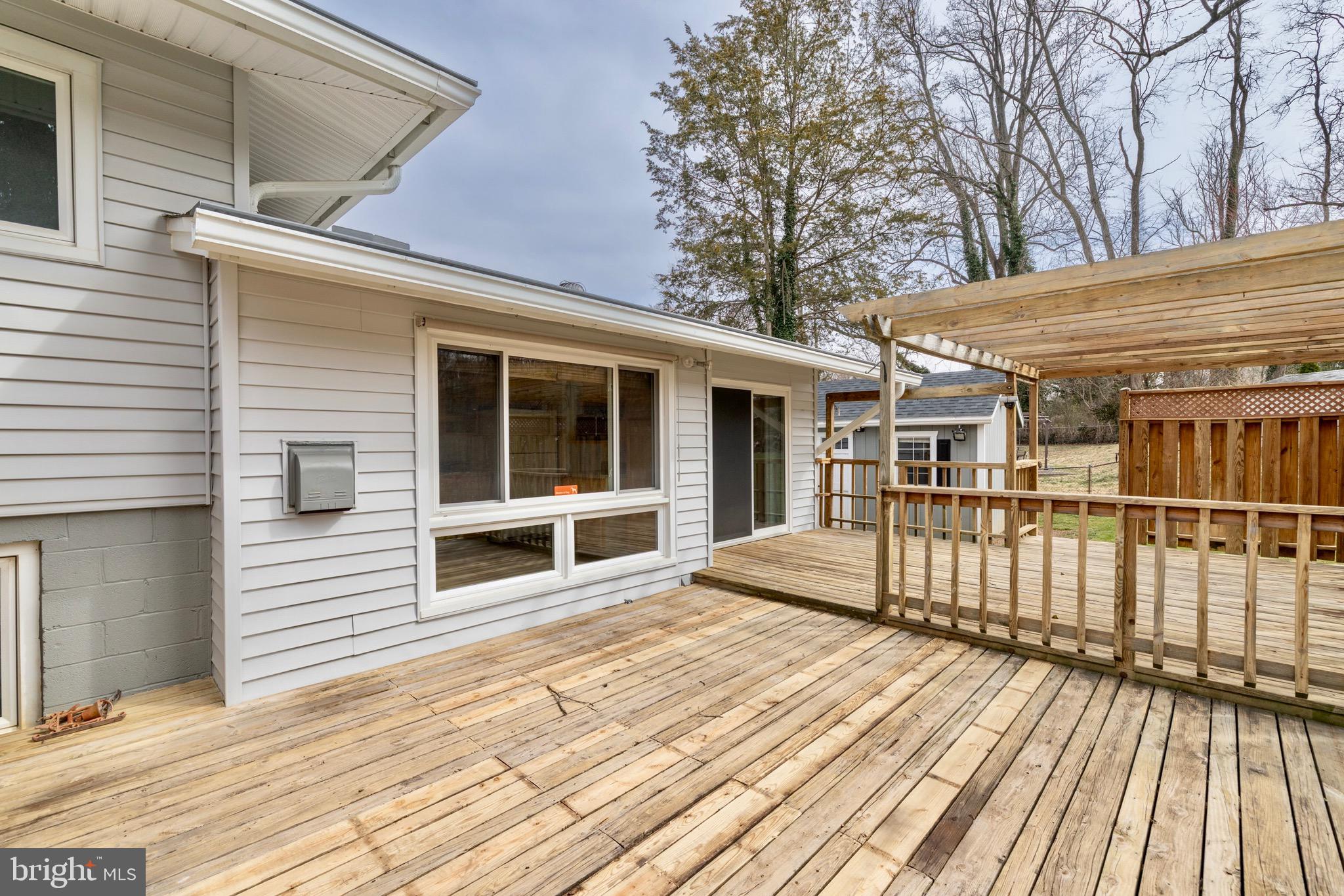 FAIRFAX VILLA - Residential